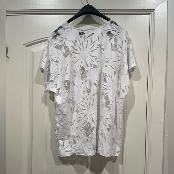 WOMEN'S CJ BANKS SIZE 2X SHORT SLEEVE FLOWER PATTERNED SHIRT - Picture 2 of 4